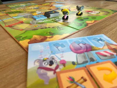 Obrázok produktu pre KoalaKart: závodná hra pre deti aj dospelých, s 2 traťami