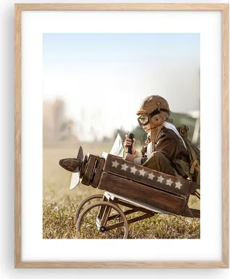 Produktbild von Gerahmtes Poster - Rahmen in heller Eiche - Kindheit Flugzeug Spielzeug - 40x50 cm - Wand Bild - Wanddeko - Wandbilder - Kunstposter - Wandposter - Bilderrahmen - Bilder - Kunstdruck - P2NPA40x50-4469