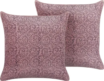 Produktbild von BELIANI Dekokissen 2er Set Rosa Samtstoff florales Motiv quadratisch 45 x 45 cm mit Füllung Wohnaccessoires für Sofa Sessel Wohnzimmer Schlafzimmer