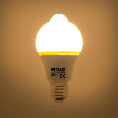 Produktbild von Retlux RLL 317 Glühbirne mit PIR-Sensor, 8 W, E27, warmweiß