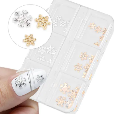 Produktbild von Weihnachtsschmuck Sterne Schneeflocken in einer Box 5 x 6 Muster 30 Stück