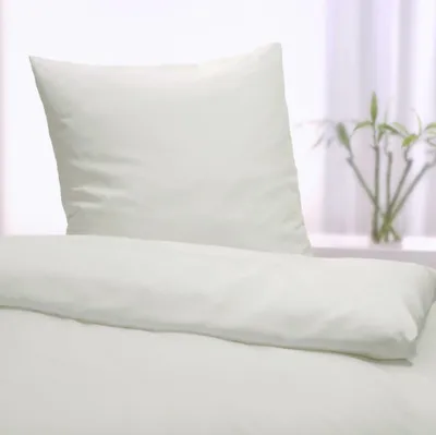 Produktbild von ETÉREA Mako Satin Kissenbezug 2x 40x40cm - Ganzjahresbezug - Pflegeleichter Kissenbezug Unifarben - Kopfkissenbezug 40x40cm Mako Satin - Kissenbezug mit Reißverschluss -  Green - Wollweiß