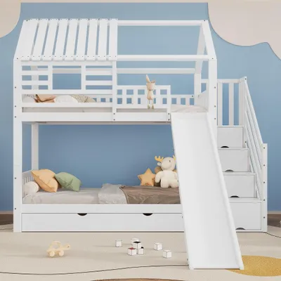 Obrázek produktu pro Dvoupatrová postel 90x200 cm vyrobená z borovicového dřeva, MDF a překližky, dětská postel ve tvaru domku se střechou a okny, s žebříkem, skluzavkou, zásuvkou a latěmi. Barva: bílá