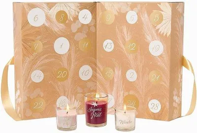 Produktbild von Ein r Adventskalender mit 24 einzigartigen Duftkerzen, elegantem Design und feinen Winterdüften, in Beige, ideal für Weihnachten und stimmungsvolle Momente