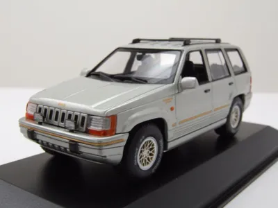 Produktbild von Maxichamps 940149661 Jeep Grand Cherokee 1995 silber 1:43
