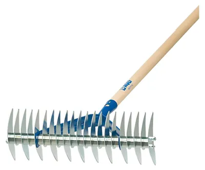 Immagine prodotto di Rastrello Arieggiatore Da Giardino Cm 37 X 13 X 25