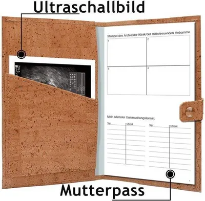 Produktbild von Hülle für den deutschen Mutterpass, aus wasserabweisendem Korkleder, Schutzhülle für Mutterpass, Ultraschallbilder und Versichertenkarte, mit Lebensbaum-Motiv, beige