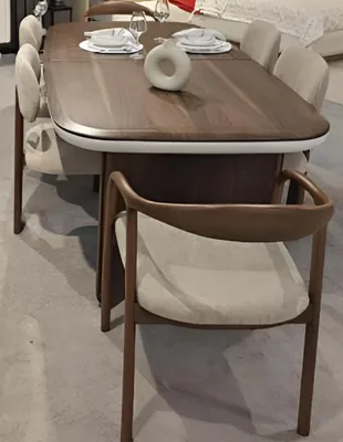 Produktbild von Stilvolle Beige Esszimmerstühle Designer Braunes Holzgestell Möbel