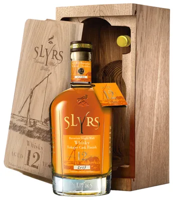 Produktbild von Slyrs 12 Years Old TOKAJER CASK FINISH Bavarian Single Malt Whisky 2013 43% Vol. 0,7l in Holzkiste mit 0,05l Miniatur