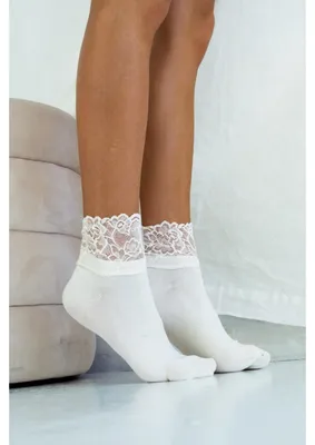 Produktbild von Damen Socken Milena mit breitem Spitzenbesatz in Beige 37-41
