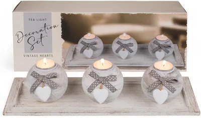 Productafbeelding van Elegante kaarsenset met 3 bolvormige theelichthouders op wit/natuurlijk houten dienblad, warm woonaccessoire voor een uitnodigende sfeer