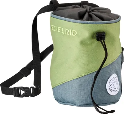 Chalk Bag Monoblock von Edelrid in Grün und Blau mit verstellbarem Gurt.