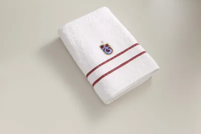 Produktbild von TAÇ Trabzonspor Badehandtuch – Offizielles Lizenzprodukt – Badetuch 70x140 cm – 100% Baumwolle – Fußball Fanartikel – Duschtuch Burgunderrot Blau