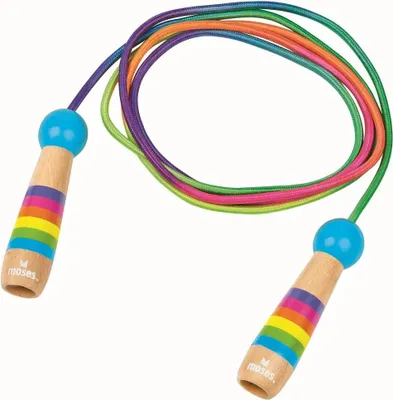 Produktbild von moses. Regenbogen Springseil, verstellbares Springseil für Kinder, buntes Hüpfseil mit Holzgriffen, trainiert Ausdauer, Kraft und Fitness