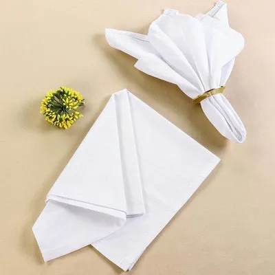 Produktbild von Famanu Stoffservietten 12 Stück 46x46 cm – Waschbar und Wiederverwendbar – Für Tisch, Restaurant, Feier und Hochzeit (Weiß)