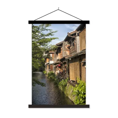 Produktbild von MuchoWow® Textilposter Traditionelle Häuser entlang des Kanals in der Nähe von Kyoto in Japan 120x180 cm mit schwarzem Rahmen - Fotos