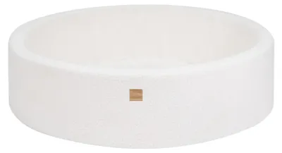Image de Piscine à balles blanche vide