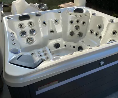 Productafbeelding van Vrijstaande buitenwhirlpool Massagebad Buitenwhirlpool Whirlpool 200x200 cm