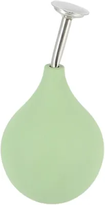 Imagen del producto de Pulverizador manual esférico para plantas Esschert Design 240 ml, bomba fina con mecanismo de acero inoxidable y cuerpo de PVC, 8 x 8 x 11.8 cm, verde