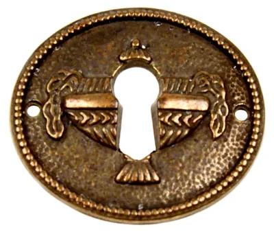 Produktbild von Antik patiniertes Biedermeier Schlüsselschild aus Metall