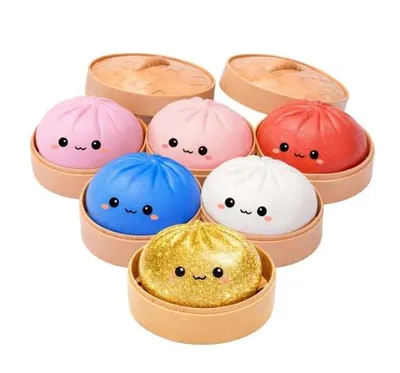 Produktbild von Squishy Squeeze Dumplings Buns mit Box – Anti-Stress Spielzeug 10 cm, Ultra-Weich, Mystery Überraschung + Heartforcards® Versandschutz