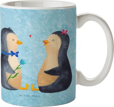 Produktbild von Mr. & Mrs. Panda Tasse Pinguin Pärchen - Eisblau - Geschenk, design, haferl, Kaffeetasse, Liebe, Verliebt, Hochzeitstag, Hochzeitsgeschenk, Verknallt, Kaffeebecher