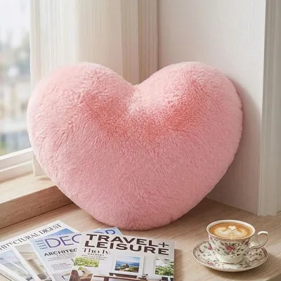 Image de Coussin en forme de cœur en peluche pour la décoration
