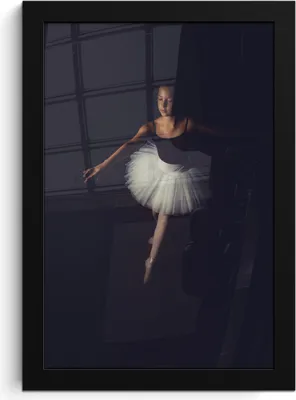 Produktbild von MuchoWow® MuchoWow® Gerahmtes Poster Junge Ballerina auf schwarzem Hintergrund 20x30 cm - Poster mit zchwarzem Bilderrahmen - Drucken - Bilder Poster im Rahmen