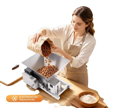 Imagen del producto de Máquina para hacer puré de frutas, con una potencia de 60W, capacidad de 4 litros, rendimiento de 20 kg/h, fabricada en acero inoxidable y con un voltaje de 220V