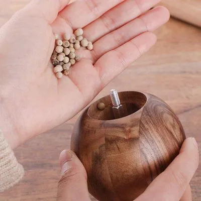 Produktbild von Famanu Handmühle für Salz und Pfeffer - 2 Stück - Nachfüllbare Gewürzmühle aus Akazienholz