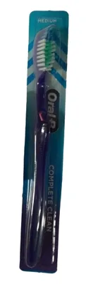 Zdjęcie produktu dla Oral-B Complete Clean Szczoteczka do zębów średnia, 1 sztuka (PRODUKT Z NIEMIEC)