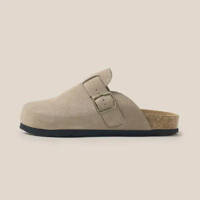 Produktbild von Clogs Damen Herren aus echtem Rindspaltleder, Geschlossene Pantoletten mit Fußbett und Verstellbarer Schnalle, Bequeme Hausschuhe Freizeitschuhe