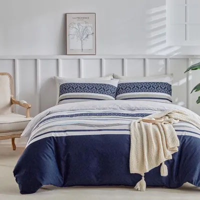Immagine prodotto di Set di lenzuola matrimoniali, 240x220 cm, 100% microfibra, a righe blu. Include 1 copripiumino e 2 federe 50x80 cm