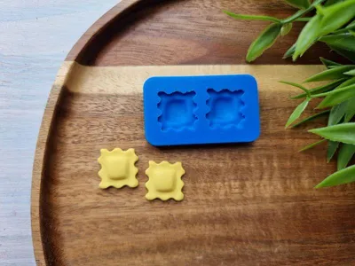 Produktbild von Silikonform Nr. 5 - Ravioli - 2 Formstücke
