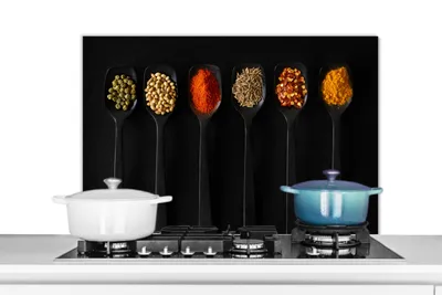Produktbild von KitchenYeah®  Spritzschutz Küche - Küchenrückwand - Wandschutz für Herd und Spüle - Löffel - Gewürze - Schwarz - Gewürze - Rustikal 90x60 - Alu-Dibond (Alternative zum Spritzschutz aus Glas) - Hitzebe