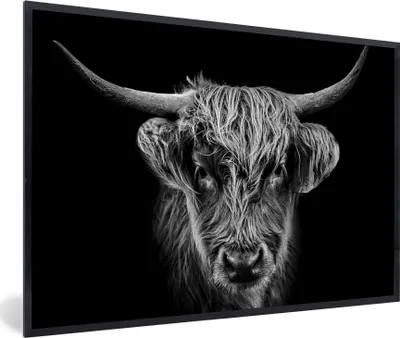 Produktbild von MuchoWow® Gerahmtes Poster Schottischer Highlander - Schwarz - Kuh - Tiere 90x60 cm - Poster mit Schwarzem Bilderrahmen Wandposter Rahmen Foto Bilder - Fotorahmen - Foto-Plakat