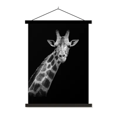 Produktbild von MuchoWow® Textilposter Giraffe - Wildtiere - Schwarz-Weiß - Porträt 90x120 cm mit schwarzem Rahmen - Dekoration