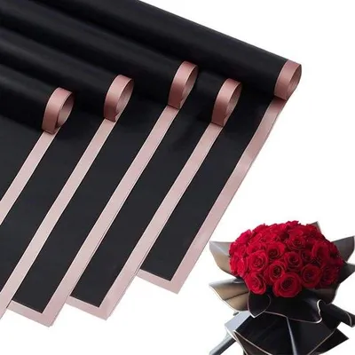 Produktbild von 40 Stück Wasserfestes Inpakpapier für Geschenkverpackung - Roségolden Rand mit schwarzen Blumen - für Verpackung von Blumensträußen und Blumen - 56 x 55 cm