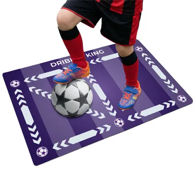Produktbild von Fußball Trainingsmatte - 90x60 cm - Lila - Training Kinder - Rutschfeste Matte für Ballkontrolle - Kickmatte - Techniktrainer - Indoor & Outdoor