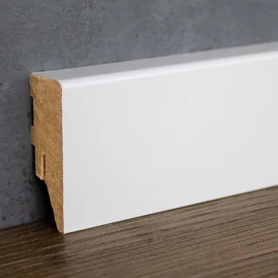 Produktbild von 2,50 m | Vierkant Sockelleiste Weiß streichfähig (MDF-Kern)