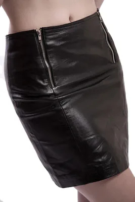 Productafbeelding van Zwarte leren rok met twee ritsen, maat S