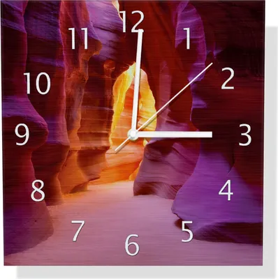 Produktbild von Wallario Design Wanduhr Felsschlucht in Arizona USA - orange und violett aus Aluverbund, Größe 30 x 30 cm