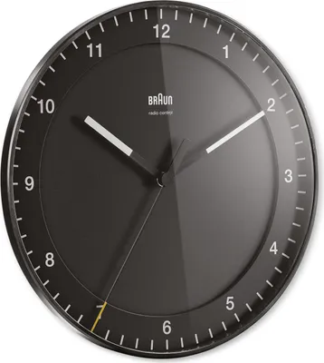 Produktbild von Braun Klassische Funkwanduhr in Schwarz / präzises Leisegangwerk / Sekundenzeiger mit Floating-Effekt (ohne Ticken) / gehärtetes Glas / 30 cm