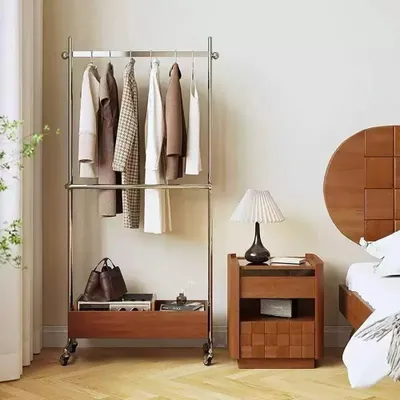 Produktbild von Kleiderständer mit Stauraum Garderobenständer auf Rollen Kleiderständer für Wohnzimmer und Schlafzimmer Walnussfarbe 120×40×176 cm【YJ-S0023】