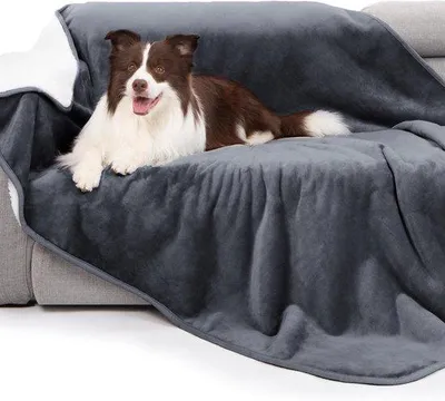 Zdjęcie produktu dla Uniqoos® Dwustronny, wodoodporny koc dla zwierząt domowych, 127 x 152 cm – flanela i sherpa, ochrona dla kanapy, samochodu i podczas podróży, zabezpieczenie przed wilgocią