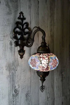 Immagine prodotto di Lampada da parete turca fatta a mano in viola – Lampada mosaico orientale, decorazione marocchina, alta 30 cm