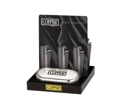 Produktbild von Clipper Feuerzeug aus Metall mit Schwarz-Farbverlauf und praktischem Etui