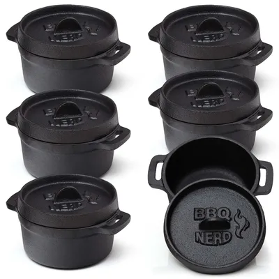 Produktbild von BBQ-Nerd 6er Set Mini Dutch Oven - Kleiner Gusseisentopf mit Deckel 11x5cm für Grill, Feuerstelle, Backofen, Herd - Serviertöpfe Kochtopf Schmortopf Brottopf Bräter Cocotte - Feuerfester Topf
