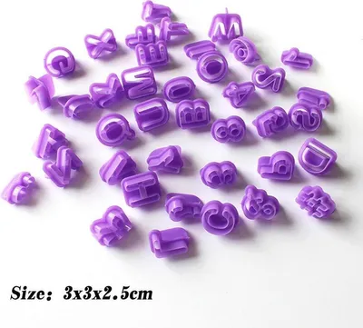 Productafbeelding van Koekvormpjes | Koekjes | Fondant | Alfabet en cijfers | paars | 40 stuks