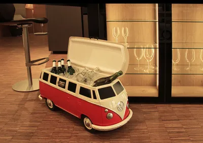Produktbild von Kühlbox VW-Bus - Bulli mit Deichsel, leicht lenkbar - Metall, Kunststoff - ca. L80 cm